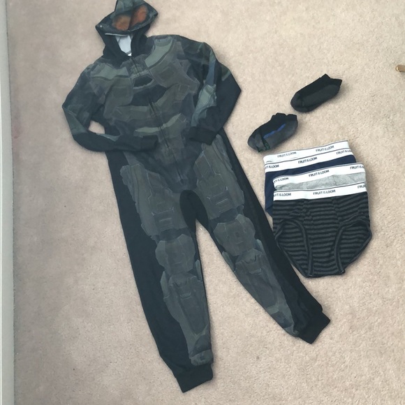 Halo Other - Boys size 10 Halo PJ’s+ bundle of 6(underwear & ankle sock)